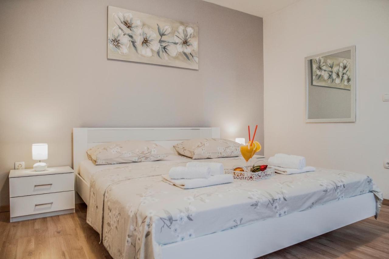 Villa Terra With Heated Pool Marina Exterior foto