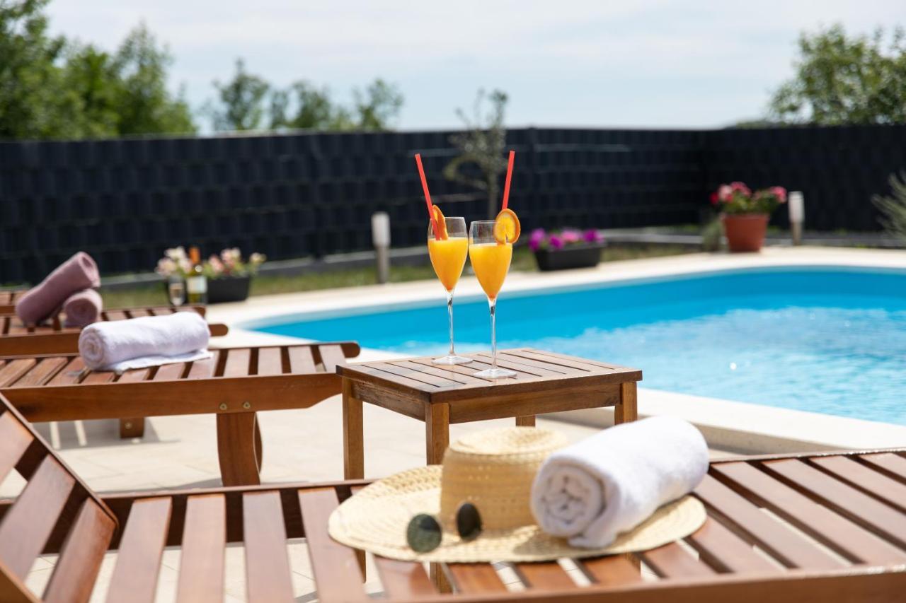 Villa Terra With Heated Pool Marina Exterior foto