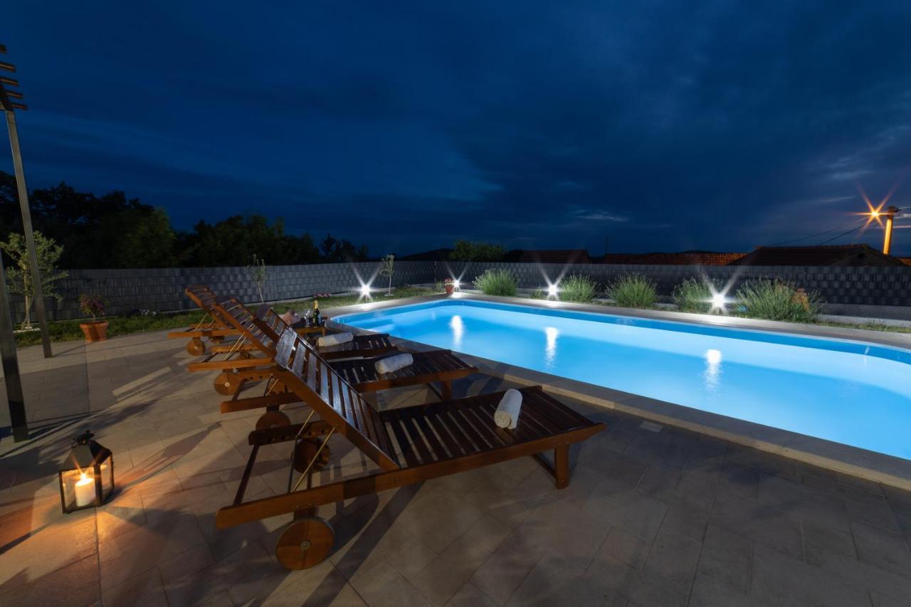 Villa Terra With Heated Pool Marina Exterior foto