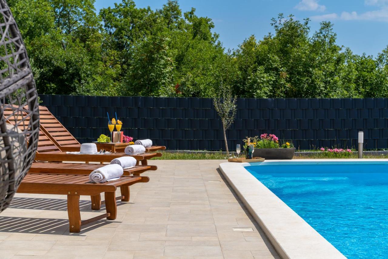 Villa Terra With Heated Pool Marina Exterior foto
