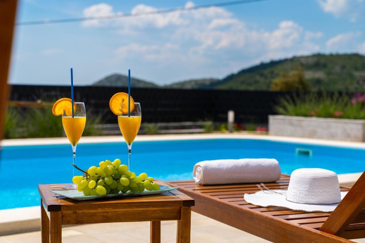 Villa Terra With Heated Pool Marina Exterior foto